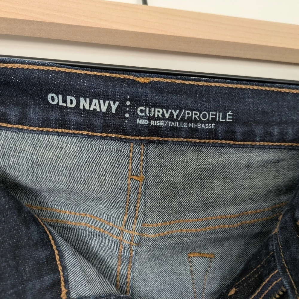 Old Navy Women's Dark Wash Curvy Mid-rise Jeans - Picture 2 of 5